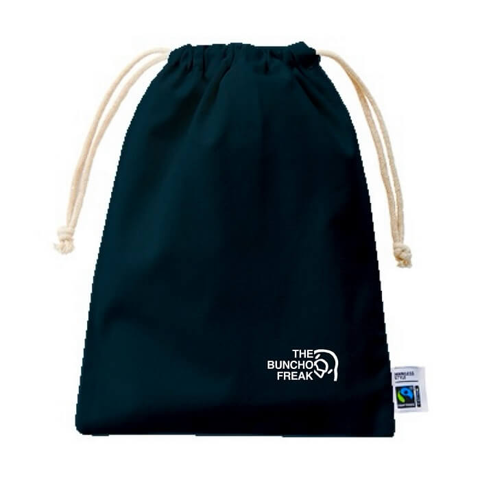 文鳥 巾着 フェアトレード コットン Mサイズ THE BUNCHO FREAK ロゴ小 袋 バッグ 小物入れ 巾着バッグ 通勤 通学 旅行 バッグ ポーチ かわいい グッズ プレゼント 白 桜 シルバー シナモン クリーム キッズ 雑貨 お弁当袋 入園入学準備 通園通学 お道具入れ 男の子 女の子