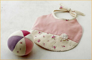 タオルとスタイのベビー服ギフトセット=出産祝いやギフトにもどうぞ