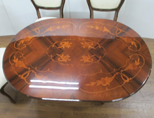 ダイニングテーブルセット 4人掛け 5点 135 象嵌入り イタリア製家具 楕円 オーバル 一本脚 ダイニングチェア 4脚 補強付き ボタニカル柄 ホワイト 象嵌細工 猫脚 ヨーロピアン アンティーク クラシック 輸入家具 送料無料 開梱設置付