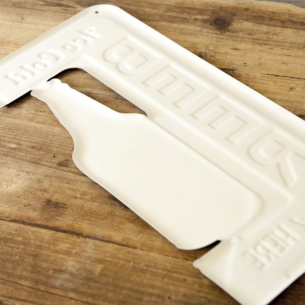 看板 アンティーク エンボスプレート Ice Cold BEER バー カフェ看板 アンティーク 店舗用 壁掛け プレート 屋外 おしゃれ レトロ調 プレート オブジェ ポスター 居酒屋 アメリカン雑貨 ビール看板 [3]