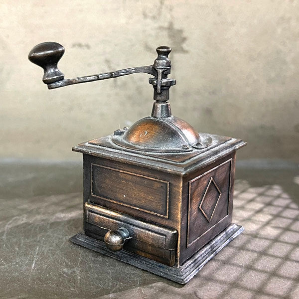 鉛筆削り アンティーク シャープナー 手動 子供 女の子 男の子 かわいい おしゃれ 小学生 大人気 色鉛筆 デッサン 美術 プレゼント コンパクト 軽量 手動...