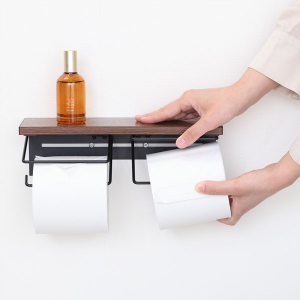 まくらステーション イプノスのトイレットペーパーホルダー カバー おしゃれ 北欧 ダブル トイレ ペーパーホルダー 2ロール トイレットペーパー ホルダー 賃貸 棚付き 飾り棚 シンプル 収納 お手洗い トイレットペーパーホルダー｜アングル2