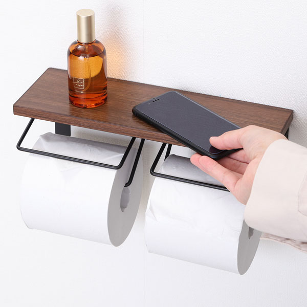 まくらステーション イプノスのトイレットペーパーホルダー カバー おしゃれ 北欧 ダブル トイレ ペーパーホルダー 2ロール トイレットペーパー ホルダー 賃貸 棚付き 飾り棚 シンプル 収納 お手洗い トイレットペーパーホルダー｜アングル3