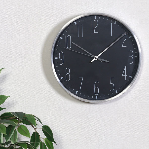 掛け時計 直径25cm ラーク 電池式 不二貿易 時計 壁掛け 掛時計 おしゃれ オシャレ かわいい かけ時計 掛時間 ウォールクロック シンプル とけい クロック 壁掛 掛け 壁 インテリア 乾電池 プレゼント ギフト 部屋 書斎 雑貨 壁掛け時計 かべかけ時計 壁時計