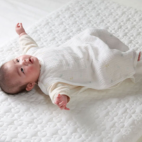 樂天商城 - 西川 スリーパー ガーゼ 綿 ベスト 袖なし ベビーホーム 1年中 通年 かわいい 春 夏 秋 冬 冷房 赤ちゃん ベビー キッズ ガーゼスリーパー 新生児 0歳 1歳 2歳 3歳 ベビーホーム 綿100