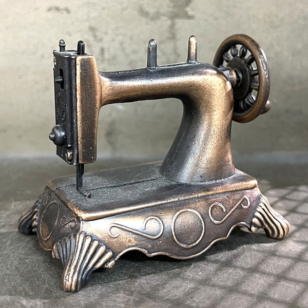 鉛筆削り アンティーク シャープナー ミシン 手動 子供 女の子 男の子 かわいい おしゃれ 小学生 大人気 色鉛筆 デッサン 美術 プレゼント コンパクト 軽...