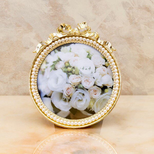 フォトフレーム 写真立て ゴールド ヴィンテージ調 アンティーク調 フォトフレーム 壁掛けフォトフレーム おしゃれフォトフレーム レトロ シック パールリボン インテリア雑貨 北欧 丸型 ディスプレイフレーム オシャレ雑貨 ブルーリボン