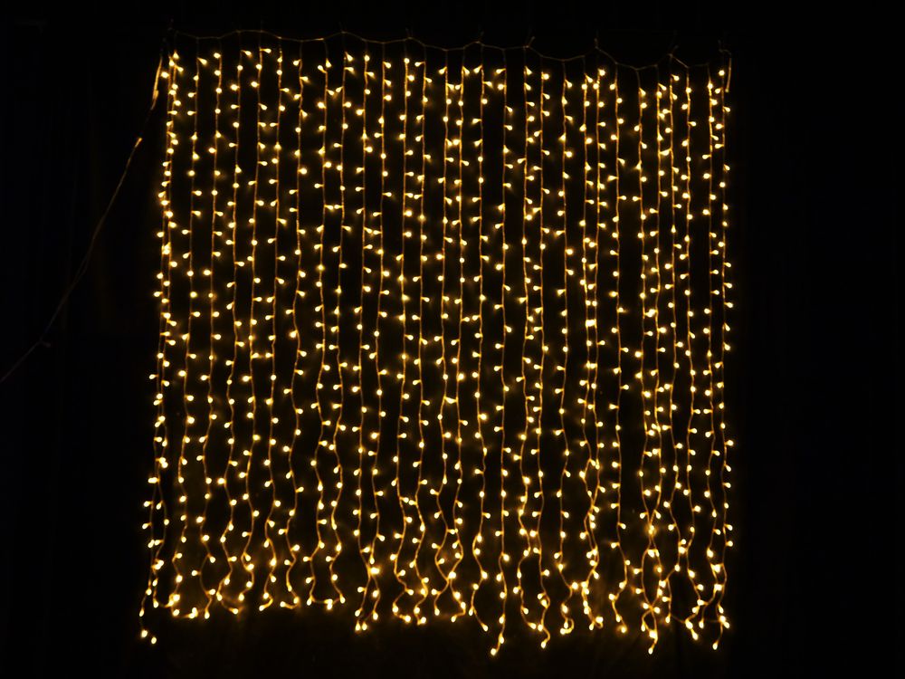 【送料無料】LED イルミネーションライト つらら 900球 屋外 シャンパンゴールド / ウォームホワイト / ホワイト おしゃれ クリスマス ツリー 電飾 イベント