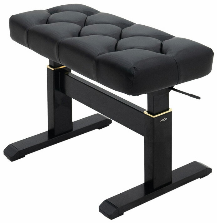 【おすすめポイント】 油圧式ピアノコンサート椅子です。 簡単レバー操作で スピーディーに高さ位置が変えられ 適度な硬さに設計されたクッションは 長時間演奏でも疲れを感じにくい 座り心地です。 【商品情報】 ◆商品名 ピアノベンチ ATION ◆商品の状態 新品 ◆主な仕様 フレーム 脚：鉄製 座面：塩ビレザー張り 10ボタン留め カラー：ブラック艶消し 高さ調整：油圧式 無段階調整　両レバー式 寸法：座面 幅68cm 奥行：33cm 厚み10cm 高さ：最低値46cm～最高値56cm 重量：約14kg 油圧により 始動に最低35kgの負荷が必要。 お客様組立品　韓国製 ◆その他 ※発売元在庫状況により 納期が変動しますので お急ぎの場合は 事前にご確認のうえ ご注文ください。