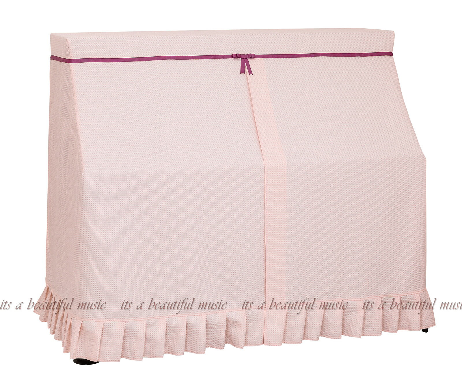 アップライトピアノ用オールカバー　甲南ラズベリー 全国の有名楽器店で注文販売されているピアノカバートップブランド「甲南/Konan」の高品質レギュラーライン商品です。 生地：ポリエステル100% &nbsp; 【 Sサイズ 】&nbsp; ※甲南のピアノカバーには既製サイズの設定はありません。 &nbsp;【 Mサイズ 】&nbsp; &nbsp;※甲南のピアノカバーには既製サイズの設定はありません。 &nbsp;【 ぴったりサイズ 】&nbsp;&nbsp; 「ぴったりサイズ」はピアノ品番などをお知らせ頂くことでカバーメーカーさんに保存されたピアノ寸法データにより縫製され、お持ちのピアノぴったりに仕上がってきますので見栄えが良く満足度の高いお薦めカバーです。 ※ヤマハ・カワイのピアノは品番情報のみで縫製可能、それ以外のピアノメーカーの場合は品番情報と実測サイズをご入力いただくことで縫製可能です。 ピアノ天板を開けますとピアノ品番等がわかります。 &nbsp; ヤマハ・カワイ以外のピアノはA〜Eを実測頂きご入力下さい。 テキストボックス(A)〜(E)に数値をご記入下さい。 ※ぴったりサイズカバーは受注生産品のため、縫製取り掛かり後のキャンセル・返品・交換は一切できません。 ※縫製に5〜18日ほどかかります（カバーメーカー込み具合により変動） ※アップライトピアノ型の電子ピアノも「ぴったりサイズ」で対応可能です。（サイズデータ必要） &nbsp;&nbsp;【 ぴったりサイズ（背面生地付き） 】&nbsp;&nbsp; ※通常、オールカバーやハーフカバーと表記のあるピアノカバーには背面側の生地は付いておりませんが、当店の「ぴったりサイズカバー」では背面生地付の特注仕様もオーダー可能です！（縫製納期は通常のぴったりサイズカバーと同じです） &nbsp; &nbsp;【わからないことは…】&nbsp;&nbsp; 「うちのピアノにはどのサイズがベスト？」 「ピアノの品番がわからない・・・」 ピアノカバーのお問い合わせは経験豊富な当店へどうぞ！ 【イッツ・ア・ビューティフル・ミュージック楽天店】 TEL 0749−62−5430までお気軽にご相談ください！