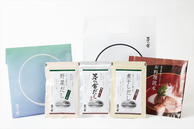 心ばかり【季節限定ラッピング】茅乃舎だし ギフトセット(8g×5袋 3種類セット 茅乃舎だし 野菜だし 煮干しだし)お料理読本付【熨斗不可】【日時指定不可】【袋付】【ゆうパケット発送】【送料無料】