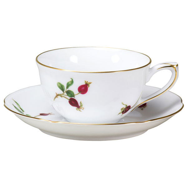 【大倉陶園】バラの実　ティー・コーヒーカップ＆ソーサー　大切な方への贈り物に【白磁 お祝い】【ギフト 贈答品】【日本製 正規販売店】