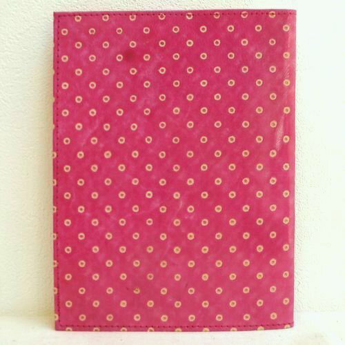 山羊革 文庫本ブックカバー ドット 【ピンク】 フェアトレード ヤギ革 fairtrade 第三世界ショップ 第3世界ショップ 文庫本 book books b...