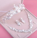 ウエディングアクセサリー 薔薇ブライダル3点セット ネックレス+ピアス+王冠 キラキラストーン アクセサリー ウエディング3点セット花嫁用 結婚式 パーティー イベント ティアラ
