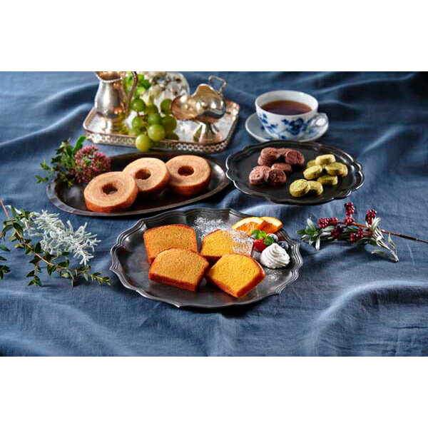 お歳暮 早割 冬ギフト 内祝い お返し 出産 メッセージカード 無料 神奈川 YOKOHAMA NO KAZE プレミアム 焼菓子 ギフト バウムクーヘン パウ...