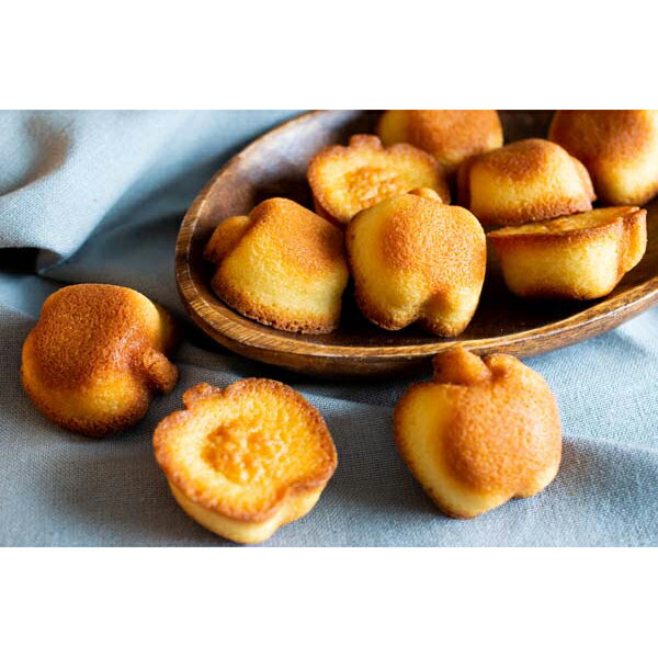 お歳暮 早割 冬ギフト 内祝い お返し 出産 メッセージカード 無料 東京 りんごとバター。 フィナンシェ りんご バター 焼き菓子 洋菓子 21個 贈り物 出...