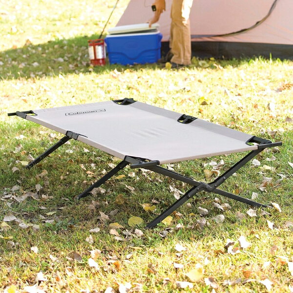 i-selectionのコールマン コット ベッド アウトドア キャンプ Coleman Trailhead II Folding Cot, Camping Bed with Easy Setup & Takedown, Supports Adults up to 6ft 2in or 300lbs 送料無料｜アングル2