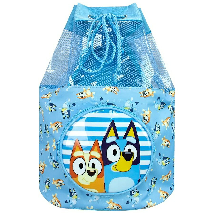 他の ブルーイー はこちら Bluey Swimming Bag Kids Beach Pool Swim Drawstring Backpack For Boys Or Girls BlueBluey スイミングバッグ キッズ ビーチ プール スイム 巾着 バックパック 男の子または女の子用 ブルー発送までの目安5〜15日　営業日以内に発送※12月、連休等は物流が混雑し、遅延する場合がございます。予めご了承ください。 商　品　情　報 メーカー William Lamb 商品名（英語） Bluey Swimming Bag Kids Beach Pool Swim Drawstring Backpack For Boys Or Girls Blue 商品名（翻訳） Bluey スイミングバッグ キッズ ビーチ プール スイム 巾着 バックパック 男の子または女の子用 ブルー 商品詳細 ・Bluey公式ライセンス商品です。ブルーイとビンゴが特徴の子供用ブルーイスイムバッグ・おおよその寸法: 高さ:15 x 幅:14 x 奥行き:9 インチ・ブルーイとビンゴの全面プリントが特徴のブルースイムバックパック、メッシュトップと使いやすい引き紐付き・ブルーイと妹のビンゴを紹介する丸いフロントポケットが含まれています・ブルーイファンにとって欠かせないスイミングバッグ ※メーカーより頂いた商品説明を翻訳しております。翻訳による差異はご了承ください。 ◆ 様々なギフトシーンにぴったりの商品を豊富に取り揃えております ◆ プレゼント　ギフト　クリスマス　母の日　父の日　記念日　誕生日　お誕生日　誕生日プレゼント　敬老の日　記念品　結婚記念日　メモリアルギフト　お祝い　出産祝い　結婚式　結婚祝い　御祝　披露宴　引き出物　引出物　ウェディングギフト　ブライダルギフト　景品　賞品　コンペ景品　ゴルフコンペ　粗品　お中元　御中元　お歳暮　御歳暮　残暑見舞い　引越し　引っ越し祝い　引越し祝い　贈答品　入園祝い　入学祝い　卒業祝い　成人式　就職祝い　昇進祝い　定年退職記念　還暦祝い　卒業記念品　内祝　お返し　お礼　御礼　お祝い返し