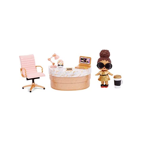 LOLTvCY  ObY tBMA l` t@bVh[ L.O.L. Surprise! Furniture Desk Play School and Office with Boss Queen - Pretend Play Educational Toys Learning Kit with 10+ Surprises