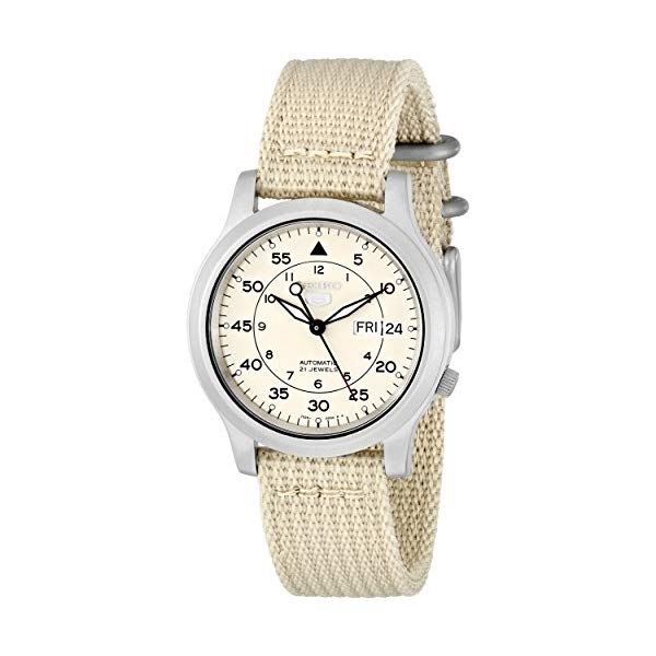 セイコー SEIKO 腕時計 ウォッチ メンズ 男性用 SNK803 Seiko Men's SNK803 Seiko 5 Automatic Watch with Beige Canvas Strap 人気の SEIKO 商品はこちら ■海外より直輸入品となりますので、外箱に小傷・破れ等がある場合がございます。 　本体には影響ございませんので、予めご容赦ください。 ■携帯からの注文の際【納期目安】が表示されない場合もございます。 　納期の表示が確認出来ない商品に関しましては、お手数ですが、PCページより【納期目安】の確認をお願いします。 　また、携帯からのご注文のお客様は携帯電話の受信設定（フィルター）を必ずご確認下さいますようお願いいたします。セイコー SEIKO 腕時計 ウォッチ メンズ 男性用 SNK803 Seiko Men's SNK803 Seiko 5 Automatic Watch with Beige Canvas Strap ブランドSEIKO製品型番SNK803パート ナンバーSNK803モデル年式2017形状Roundウィンドウ素材Mineralディスプレイ タイプAnalogクラスプ(留金)Buckleケース素材Stainless steelケース直径37 millimetersケース厚11 millimetersバンド素材FabricバンドサイズMen's Standardバンド幅18 millimetersバンドカラーBeigeダイヤルカラーBeigeベゼル素材Stainless steelベゼル機能StationaryカレンダーDay and date特別機能カレンダー重さ4.54 GramsムーブメントSwiss Automatic防水機能330 Feet ◆ 様々なギフトシーンにぴったりの商品を豊富に取り揃えております ◆プレゼント　ギフト　クリスマス　母の日　父の日　記念日　誕生日　お誕生日　誕生日プレゼント　敬老の日　記念品　結婚記念日　メモリアルギフト　お祝い　出産祝い　結婚式　結婚祝い　御祝　披露宴　引き出物　引出物　ウェディングギフト　ブライダルギフト　景品　賞品　コンペ景品　ゴルフコンペ　粗品　お中元　御中元　お歳暮　御歳暮　残暑見舞い　引越し　引っ越し祝い　引越し祝い　贈答品　入園祝い　入学祝い　卒業祝い　成人式　就職祝い　昇進祝い　定年退職記念　還暦祝い　卒業記念品　内祝　お返し　お礼　御礼　お祝い返し
