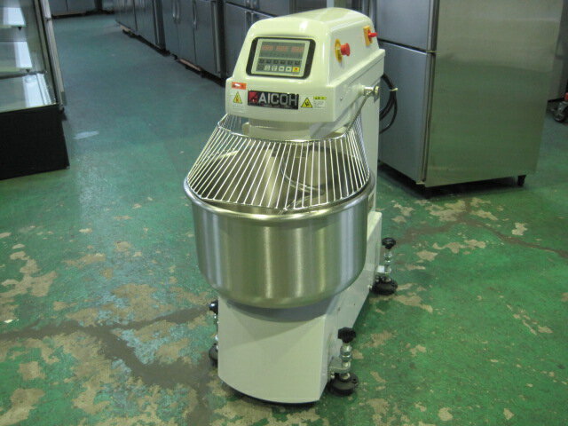 　◆◇商品詳細◇◆ 年　式：2021年製 【外形寸法】 　W590xD1050xH1218mm 【ボール容量】 　70L 【仕込粉量(強力粉)】 　約15kg 【攪拌回転数】 　低速135rpm／高速270rpm(2段変速) 【ボール回転数...