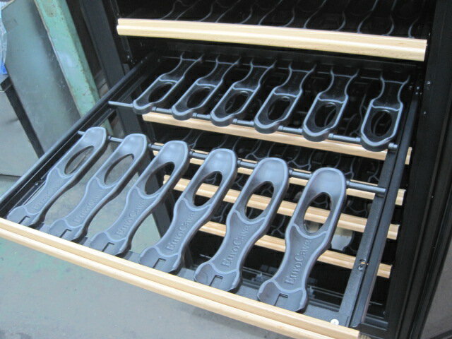 2022年製　【中古】ユーロカーブ　ワインセラー　Premiere-M　単相100V　W680xD690xH1480mm　自社6ヶ月保証