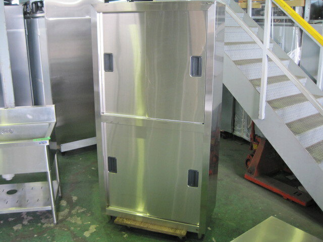 　◆◇商品詳細◇◆ 年　式： サイズ：W900xD450xH1820mm 　◇◆注意事項◆◇ ・商品は基本的に軒先(建物前)の車上渡しとなります。 　必ずご確認下さい。 ・搬入設置ご希望の方は別途ご相談ください。 　※費用は別途かかります。 　※1都3県(東京都・神奈川県・埼玉県・千葉県)に限り搬入可能です ・一部地域・離島によっては配送出来ない場合がございます。 　何卒ご了承ください。 ・一部ガラス製品・大型商品・重量がある商品については 　木枠梱包（概ね15,000円〜25,000円）を要する場合がござい 　ます。 ・ガス種(都市ガス・プロパンガス) 　電力（単相100V・三相200V・単相200Vなど）は 　十分にご確認下さい。 ・ガス種間違え・電力間違え・サイズ間違えによるキャンセルはお受けできません。 　何卒ご確認の程宜しくお願い致します。 ・付属品に関しましては写真に掲載しているものが全てとなります。 　その他、気になる点はご相談ください。 ・ご不明な点が御座いましたら、ご遠慮なくお問い合わせください。 　ご理解とご協力をお願い致します。