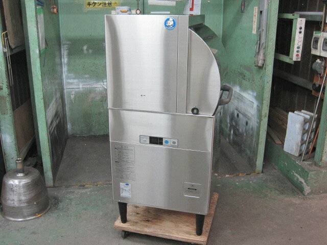 　◆◇商品詳細◇◆ 年　式：2024年製 【外形寸法】 　W600xD600xH1290〜1330mm 【洗浄能力】 　60ラック/h 【消費電力】 　三相200V　60Hz専用 　4.83kW 【重量】 　87kg サイズ：W600xD600xH1330mm 　◇◆注意事項◆◇ ・商品は基本的に軒先(建物前)の車上渡しとなります。 　必ずご確認下さい。 ・搬入設置ご希望の方は別途ご相談ください。 　※費用は別途かかります。 　※1都3県(東京都・神奈川県・埼玉県・千葉県)に限り搬入可能です ・一部地域・離島によっては配送出来ない場合がございます。 　何卒ご了承ください。 ・一部ガラス製品・大型商品・重量がある商品については 　木枠梱包（概ね15,000円〜25,000円）を要する場合がござい 　ます。 ・ガス種(都市ガス・プロパンガス) 　電力（単相100V・三相200V・単相200Vなど）は 　十分にご確認下さい。 ・ガス種間違え・電力間違え・サイズ間違えによるキャンセルはお受けできません。 　何卒ご確認の程宜しくお願い致します。 ・付属品に関しましては写真に掲載しているものが全てとなります。 　その他、気になる点はご相談ください。 ・ご不明な点が御座いましたら、ご遠慮なくお問い合わせください。 　ご理解とご協力をお願い致します。