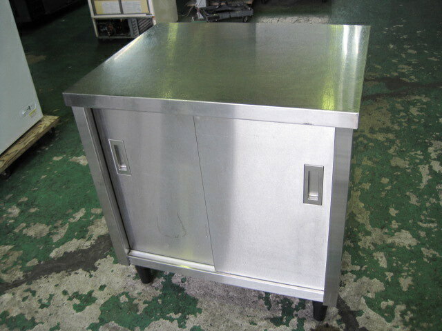 　◆◇商品詳細◇◆ 年　式： サイズ：W750xD600xH800mm 　◇◆注意事項◆◇ ・商品は基本的に軒先(建物前)の車上渡しとなります。 　必ずご確認下さい。 ・搬入設置ご希望の方は別途ご相談ください。 　※費用は別途かかります。 　※1都3県(東京都・神奈川県・埼玉県・千葉県)に限り搬入可能です ・一部地域・離島によっては配送出来ない場合がございます。 　何卒ご了承ください。 ・一部ガラス製品・大型商品・重量がある商品については 　木枠梱包（概ね15,000円〜25,000円）を要する場合がござい 　ます。 ・ガス種(都市ガス・プロパンガス) 　電力（単相100V・三相200V・単相200Vなど）は 　十分にご確認下さい。 ・ガス種間違え・電力間違え・サイズ間違えによるキャンセルはお受けできません。 　何卒ご確認の程宜しくお願い致します。 ・付属品に関しましては写真に掲載しているものが全てとなります。 　その他、気になる点はご相談ください。 ・ご不明な点が御座いましたら、ご遠慮なくお問い合わせください。 　ご理解とご協力をお願い致します。