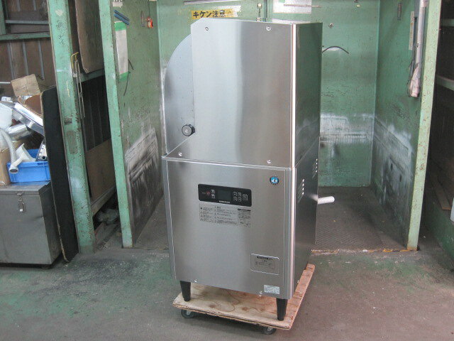 　◆◇商品詳細◇◆ 年　式：2024年製 【外形寸法】 　W600xD600xH1380mm 【すすぎ／洗浄方式】 　上下回転ノズル方式 【ラック処理数】 　45ラック/h 【サイクル時間】 　80s(本洗い69/休止1s/すすぎ5s/休止1s) 【消費電力】 　三相200V　50/60Hz 　4580/4580W 【重量】 　72kg サイズ：W600xD600xH1380mm 　◇◆注意事項◆◇ ・商品は基本的に軒先(建物前)の車上渡しとなります。 　必ずご確認下さい。 ・搬入設置ご希望の方は別途ご相談ください。 　※費用は別途かかります。 　※1都3県(東京都・神奈川県・埼玉県・千葉県)に限り搬入可能です ・一部地域・離島によっては配送出来ない場合がございます。 　何卒ご了承ください。 ・一部ガラス製品・大型商品・重量がある商品については 　木枠梱包（概ね15,000円〜25,000円）を要する場合がござい 　ます。 ・ガス種(都市ガス・プロパンガス) 　電力（単相100V・三相200V・単相200Vなど）は 　十分にご確認下さい。 ・ガス種間違え・電力間違え・サイズ間違えによるキャンセルはお受けできません。 　何卒ご確認の程宜しくお願い致します。 ・付属品に関しましては写真に掲載しているものが全てとなります。 　その他、気になる点はご相談ください。 ・ご不明な点が御座いましたら、ご遠慮なくお問い合わせください。 　ご理解とご協力をお願い致します。