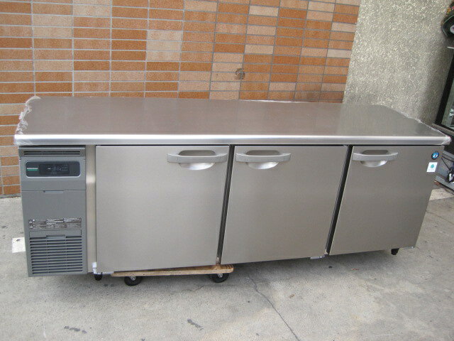 　◆◇商品詳細◇◆ 年　式：2024年製 【外形寸法】 　W2100xD600xH800mm 【内容量】 　508L 【庫内温度】 　-6〜12℃ 【消費電力】 　単相100V　50/60Hz 　冷却時：110/110W 　霜取時：232/232W 【重量】 　98kg サイズ：W2100xD600xH800mm 　◇◆注意事項◆◇ ・商品は基本的に軒先(建物前)の車上渡しとなります。 　必ずご確認下さい。 ・搬入設置ご希望の方は別途ご相談ください。 　※費用は別途かかります。 　※1都3県(東京都・神奈川県・埼玉県・千葉県)に限り搬入可能です ・一部地域・離島によっては配送出来ない場合がございます。 　何卒ご了承ください。 ・一部ガラス製品・大型商品・重量がある商品については 　木枠梱包（概ね15,000円〜25,000円）を要する場合がござい 　ます。 ・ガス種(都市ガス・プロパンガス) 　電力（単相100V・三相200V・単相200Vなど）は 　十分にご確認下さい。 ・ガス種間違え・電力間違え・サイズ間違えによるキャンセルはお受けできません。 　何卒ご確認の程宜しくお願い致します。 ・付属品に関しましては写真に掲載しているものが全てとなります。 　その他、気になる点はご相談ください。 ・ご不明な点が御座いましたら、ご遠慮なくお問い合わせください。 　ご理解とご協力をお願い致します。