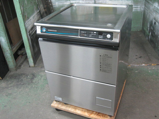 　◆◇商品詳細◇◆ 年　式：2020年製 【外形寸法】 　W600xD600xH800mm 【洗浄方式】 　上下回転ノズル方式(トリプルアームノズル) 【ラック処理数】 　40ラック/h 　(ラック寸法：500x500mm) 【サイクル時間】 　標準：90秒(本洗い78秒／休止5秒／すすぎ6秒／休止1秒) 【消費電力】 　三相200V　50Hz/60Hz 　4535/4540W 【重量】 　63kg サイズ：W600xD600xH800mm 　◇◆注意事項◆◇ ・商品は基本的に軒先(建物前)の車上渡しとなります。 　必ずご確認下さい。 ・搬入設置ご希望の方は別途ご相談ください。 　※費用は別途かかります。 　※1都3県(東京都・神奈川県・埼玉県・千葉県)に限り搬入可能です ・一部地域・離島によっては配送出来ない場合がございます。 　何卒ご了承ください。 ・一部ガラス製品・大型商品・重量がある商品については 　木枠梱包（概ね15,000円〜25,000円）を要する場合がござい 　ます。 ・ガス種(都市ガス・プロパンガス) 　電力（単相100V・三相200V・単相200Vなど）は 　十分にご確認下さい。 ・ガス種間違え・電力間違え・サイズ間違えによるキャンセルはお受けできません。 　何卒ご確認の程宜しくお願い致します。 ・付属品に関しましては写真に掲載しているものが全てとなります。 　その他、気になる点はご相談ください。 ・ご不明な点が御座いましたら、ご遠慮なくお問い合わせください。 　ご理解とご協力をお願い致します。