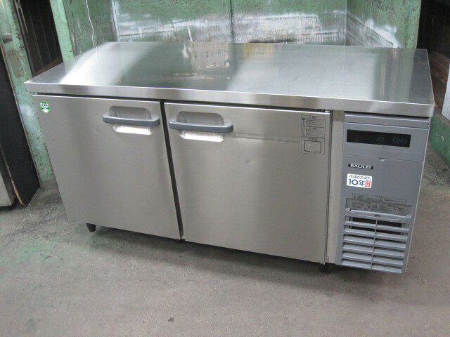 　◆◇商品詳細◇◆ 年　式：2024年製 【外形寸法】 　W1500xD600xH800mm 【内容量】 　327L 【庫内温度】 　-5〜10℃ 【消費電力】 　単相100V　50/60Hz 　冷却時：105/105W 　霜取時：255/255W 【重量】 　80kg ※右扉に目立つスリキズあります。 サイズ：W1500xD600xH800mm 　◇◆注意事項◆◇ ・商品は基本的に軒先(建物前)の車上渡しとなります。 　必ずご確認下さい。 ・搬入設置ご希望の方は別途ご相談ください。 　※費用は別途かかります。 　※1都3県(東京都・神奈川県・埼玉県・千葉県)に限り搬入可能です ・一部地域・離島によっては配送出来ない場合がございます。 　何卒ご了承ください。 ・一部ガラス製品・大型商品・重量がある商品については 　木枠梱包（概ね15,000円〜25,000円）を要する場合がござい 　ます。 ・ガス種(都市ガス・プロパンガス) 　電力（単相100V・三相200V・単相200Vなど）は 　十分にご確認下さい。 ・ガス種間違え・電力間違え・サイズ間違えによるキャンセルはお受けできません。 　何卒ご確認の程宜しくお願い致します。 ・付属品に関しましては写真に掲載しているものが全てとなります。 　その他、気になる点はご相談ください。 ・ご不明な点が御座いましたら、ご遠慮なくお問い合わせください。 　ご理解とご協力をお願い致します。