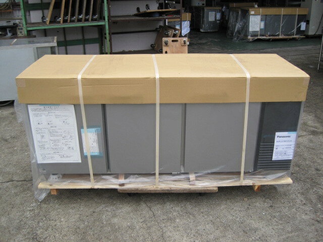 　◆◇商品詳細◇◆ 年　式： 【外形寸法】 　W1800xD600xH800mm 【内容量】 　390L(冷蔵室268L／冷凍室122L) 【庫内温度】 　冷蔵室：-6〜9℃ 　冷凍室：-20℃以下 【消費電力】 　単相100V　50/60Hz 　冷却時：206/206W 　霜取時：310/310W 【重量】 　91kg サイズ：W1800xD600xH800mm 　◇◆注意事項◆◇ ・商品は基本的に軒先(建物前)の車上渡しとなります。 　必ずご確認下さい。 ・搬入設置ご希望の方は別途ご相談ください。 　※費用は別途かかります。 　※1都3県(東京都・神奈川県・埼玉県・千葉県)に限り搬入可能です ・一部地域・離島によっては配送出来ない場合がございます。 　何卒ご了承ください。 ・一部ガラス製品・大型商品・重量がある商品については 　木枠梱包（概ね15,000円〜25,000円）を要する場合がござい 　ます。 ・ガス種(都市ガス・プロパンガス) 　電力（単相100V・三相200V・単相200Vなど）は 　十分にご確認下さい。 ・ガス種間違え・電力間違え・サイズ間違えによるキャンセルはお受けできません。 　何卒ご確認の程宜しくお願い致します。 ・付属品に関しましては写真に掲載しているものが全てとなります。 　その他、気になる点はご相談ください。 ・ご不明な点が御座いましたら、ご遠慮なくお問い合わせください。 　ご理解とご協力をお願い致します。