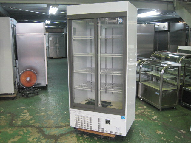 　◆◇商品詳細◇◆ 年　式：2018年製 【外形寸法】 　W900xD650xH1900mm 【内容量】 　577L 【収容能力】 　ビール中ビン：332本 　ビール大ビン：268本 【庫内温度】 　0〜10℃ 【消費電力】 　単相100V　50/60Hz 　225/250W 【重量】 　125kg サイズ：W900xD650xH1900mm 　◇◆注意事項◆◇ ・商品は基本的に軒先(建物前)の車上渡しとなります。 　必ずご確認下さい。 ・搬入設置ご希望の方は別途ご相談ください。 　※費用は別途かかります。 　※1都3県(東京都・神奈川県・埼玉県・千葉県)に限り搬入可能です ・一部地域・離島によっては配送出来ない場合がございます。 　何卒ご了承ください。 ・一部ガラス製品・大型商品・重量がある商品については 　木枠梱包（概ね15,000円〜25,000円）を要する場合がござい 　ます。 ・ガス種(都市ガス・プロパンガス) 　電力（単相100V・三相200V・単相200Vなど）は 　十分にご確認下さい。 ・ガス種間違え・電力間違え・サイズ間違えによるキャンセルはお受けできません。 　何卒ご確認の程宜しくお願い致します。 ・付属品に関しましては写真に掲載しているものが全てとなります。 　その他、気になる点はご相談ください。 ・ご不明な点が御座いましたら、ご遠慮なくお問い合わせください。 　ご理解とご協力をお願い致します。