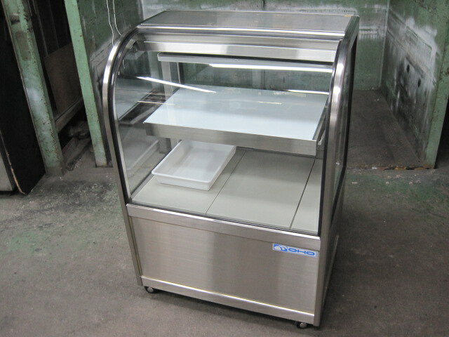 　◆◇商品詳細◇◆ 年　式：2023年製 【外形寸法】 　W700xD500xH995mm 【内形寸法】 　上段：W560xD340mm 　下段：W600xD450mm 【内容量】 　76L 【庫内温度】 　8〜15℃ 【消費電力】 　単相100V　50/60Hz 　157/195W 【重量】 　67kg サイズ：W700xD500xH995mm 　◇◆注意事項◆◇ ・商品は基本的に軒先(建物前)の車上渡しとなります。 　必ずご確認下さい。 ・搬入設置ご希望の方は別途ご相談ください。 　※費用は別途かかります。 　※1都3県(東京都・神奈川県・埼玉県・千葉県)に限り搬入可能です ・一部地域・離島によっては配送出来ない場合がございます。 　何卒ご了承ください。 ・一部ガラス製品・大型商品・重量がある商品については 　木枠梱包（概ね15,000円〜25,000円）を要する場合がござい 　ます。 ・ガス種(都市ガス・プロパンガス) 　電力（単相100V・三相200V・単相200Vなど）は 　十分にご確認下さい。 ・ガス種間違え・電力間違え・サイズ間違えによるキャンセルはお受けできません。 　何卒ご確認の程宜しくお願い致します。 ・付属品に関しましては写真に掲載しているものが全てとなります。 　その他、気になる点はご相談ください。 ・ご不明な点が御座いましたら、ご遠慮なくお問い合わせください。 　ご理解とご協力をお願い致します。