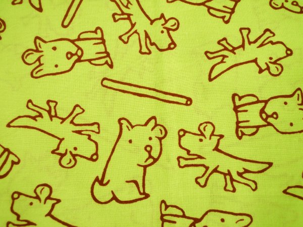 和雑貨　手拭　イヌも歩けば棒にあたる　ことわざ遊びてぬぐい　小紋柄黄緑色(ひわいろ)　綿　和装小物