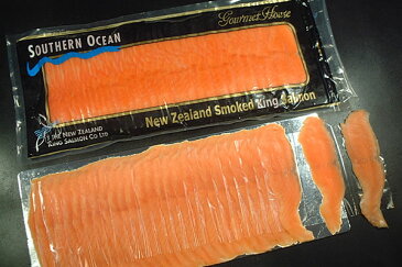 【スモークサーモン】サーモンの王様キングサーモンを使用。あっさりなめらか、とろける味わい。迫力の500g♪