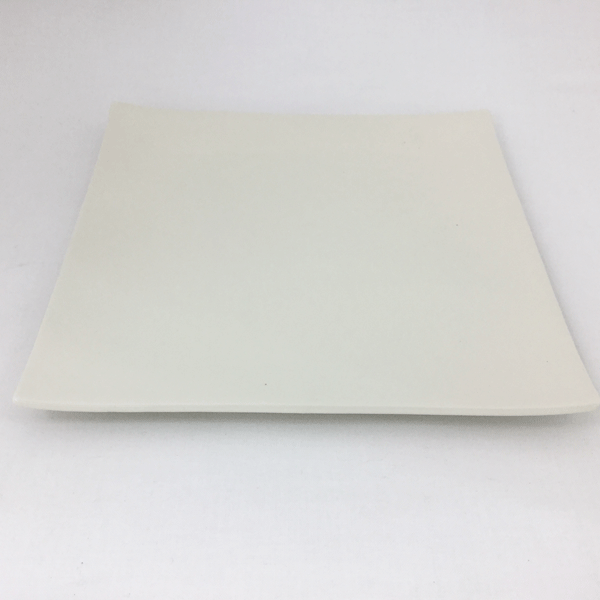 樂天商城 - 角大皿（アイボリー）24.5cmの淡いクリーム色皿