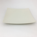 角中皿（アイボリー）19.0cmの淡いクリーム色皿