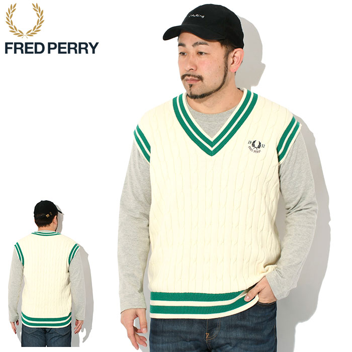 FRED PERRYフレッドペリーのウールVネックニットベスト　Mサイズ　黒 FRED PERRYフレッドペリーのウールVネックニットベスト Mサイズ 黒
