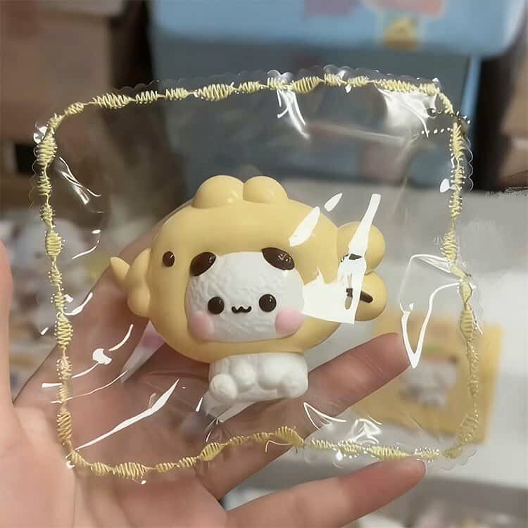 スクイーズ たい焼き フワフワ スクイーズ クマ 低反発 かわいい バラエティー 低反発 くま ままごと ぬいぐるみ おもちゃ かわいい 握る ストレス解消 もちもち おしゃれ お菓子 オシャレ 握って遊ぶ スクイーズおもちゃ プレゼント ichigoichi39-10006428 トゥモロードレッシング サンプル画像2