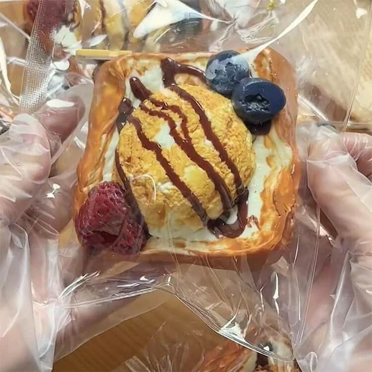握って遊ぶ 大福 もちもち スクイーズケーキおもちゃ スクイーズ アイスクリーム ソフトクリーム 低反発 おもちゃ デザート 握る かわいい スクイーズケーキおもちゃ おしゃれ オシャレ Y2K ストレス解消 パン ケーキ 大サイズ そっくり 食べ物 ichigoichi39-10006925 トゥモロードレッシング サンプル画像3