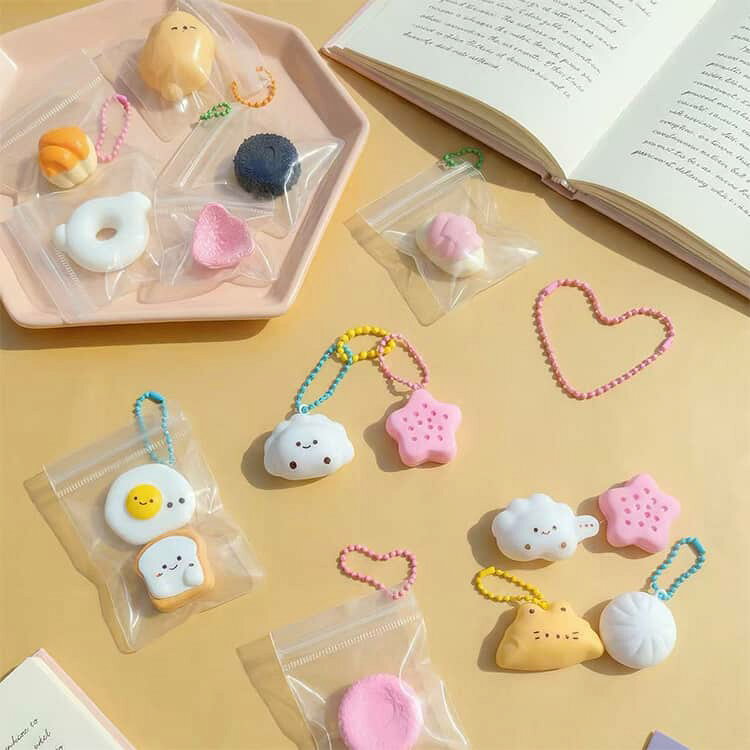 スクイーズ 20個セット 食べ物 パン ケーキ おにぎり ぷにぷに スクイーズ セット もちもち おもちゃ 低反発 柔らかい 癒し ストレス解消 玩具 フィジットトイ 本物そっくり かわいい Y2K 子供 大人 デスク 室内 遊び 指先 運動 景品 ichigoichi39-10008120 トゥモロードレッシング サンプル画像3