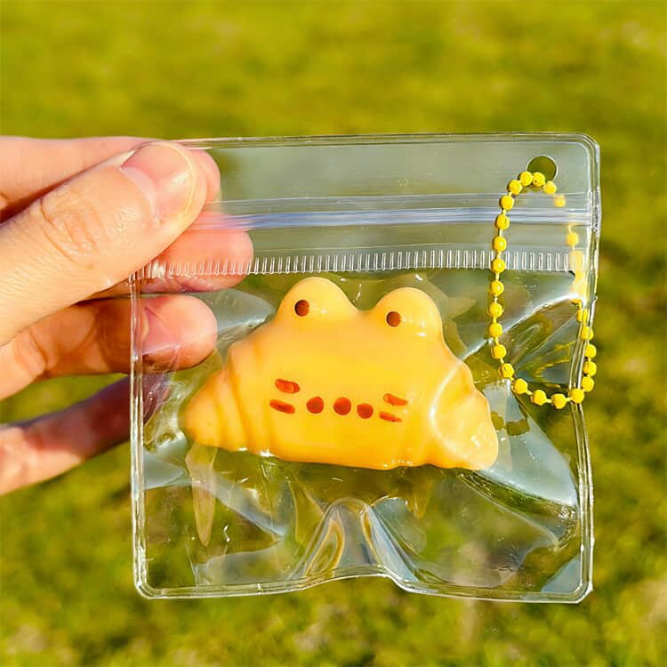 12個セット 水感スクイーズ キーホルダー ミニサイズ パン いちご 星 低反発 スクイーズ ぷにぷに ふわとろ 袋のまま ふわふわ 柔らか プルプル 小さめ スクイーズ 高弾力 握る 玩具 ストレス解消 おもちゃ かわいい SNS話題 子供 大人 ichigoichi39-10008428 トゥモロードレッシング サンプル画像2