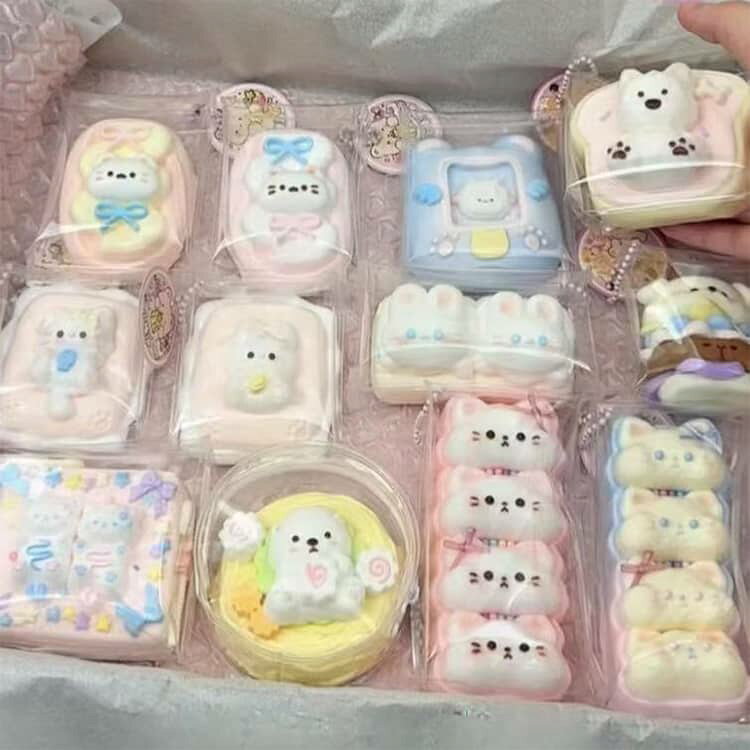 スクイーズ もちもち 福袋 8点セット スクイーズ 肉球 ぷにぷに もちもち かわいい パン ケーキ スイーツ 大福 そっくり 低反発 おもちゃ 大サイズ 中サイズ ストレス解消 おもちゃ 癒しグッズ 子供 大人 プレゼント SNS人気 ichigoichi39-10008669 トゥモロードレッシング サンプル画像3