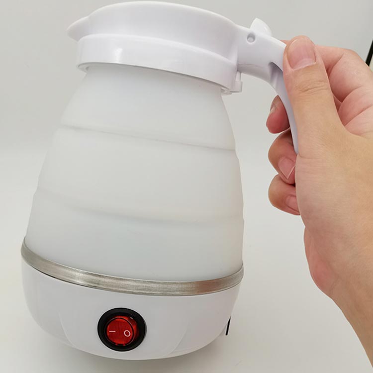 シリコン ケトル ケトル 水煮 ケトル キャンプ 電気ケトル 折りたたみ式 トラベルケトル 家庭用 電気 便利グッズ おしゃれ 保温 車中泊 電気ポット 600ml 湯沸かし器 断熱機能付き アウトドア 携帯便利 旅行 出張 自宅 ichigoichi39-10000956 トゥモロードレッシング サンプル画像2