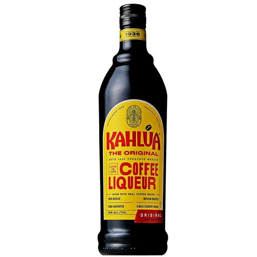 カルーアの原料は良質なアラビカ種の コーヒー豆です。コーヒー豆は香り高く ローストされ、スピリッツに浸け込まれます。 原酒はさらに精製され、ボトリングされます。 最高の原料と最新の技術。 それが、世界各国で広く愛され続けている カルーアの秘密です。