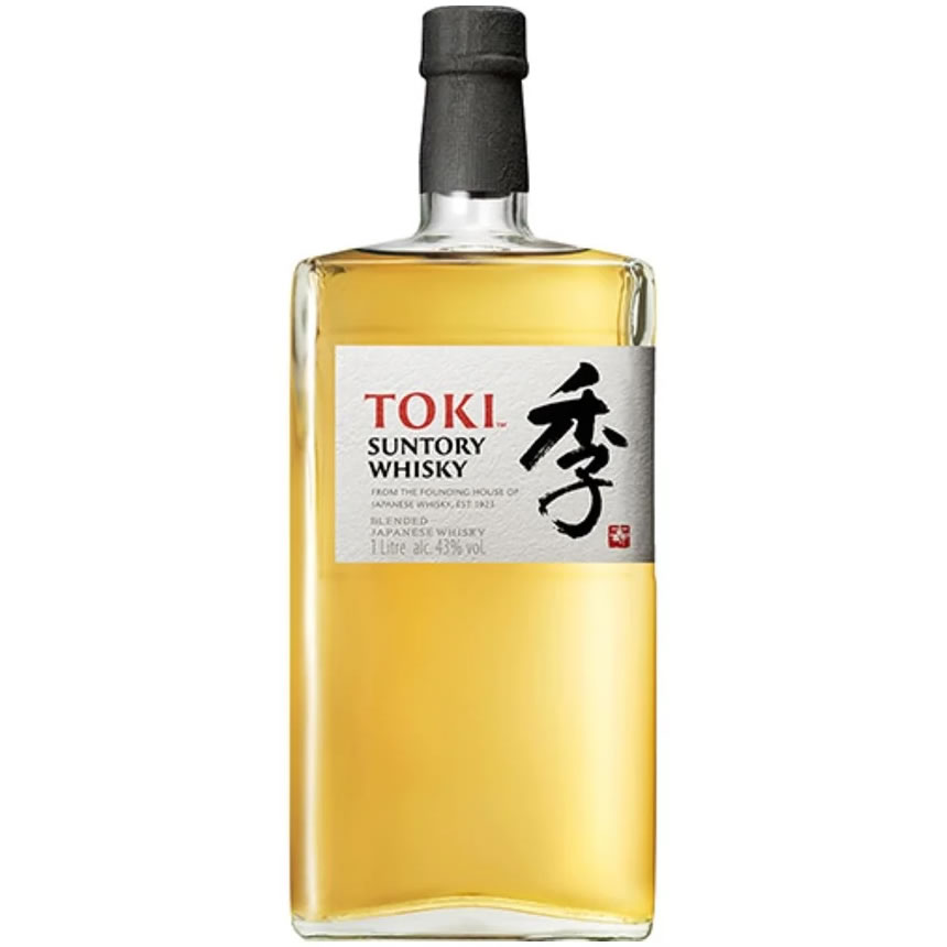 青リンゴの爽やかさ、バニラの甘み 白州・山崎・知多の各原酒をブレンド 逆輸入ジャパニーズ・ウイスキー サントリーウイスキー 季（TOKI）は、2016年にアメリカとカナダ、2018年にイギリスで発売された日本未発売のウイスキー。 サントリーの5代目チーフブレンダーである福與伸二氏が「白州」「山崎」「知多」の各蒸留所の原酒をブレンドしました。 ウイスキー本来の良さを残しつつ、グリーンアップルのような爽やかさと、モルトとグレーンの独特な組み合わせから来るバニラのような甘さが感じられるウイスキーです。 バジルや青リンゴ、ハチミツの香り。 グレープフルーツ、グリーングレープ、ペパーミント、タイムなどの味わいから、バニラオークや白胡椒、微かに生姜の香りを感じられ、ほのかに甘くスパイシーな後味へと続きます。 ■生産者：サントリー ■生産地：日本 ■タイプ：ブレンデッドウイスキー ■原材料：モルト、グレーン ※実際のボトルとデザインやヴィンテージが異なる場合がございます。
