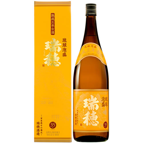 三年以上熟成を重ねた良質な古酒（クース）を選抜し、アルコール分を35度に仕上げております。 キャラメルやナッツの様なほんのりと甘い香りが特徴でコク・旨味をほどよく残した味わいとまろやかさがあり、十分に古酒の風味を堪能することが出来ます。 まずはストレートやロックで少しづつ嗜むことをおすすめします。